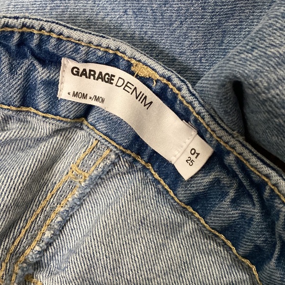 Garage- Mom Ripped Jean - Picture 3 of 3